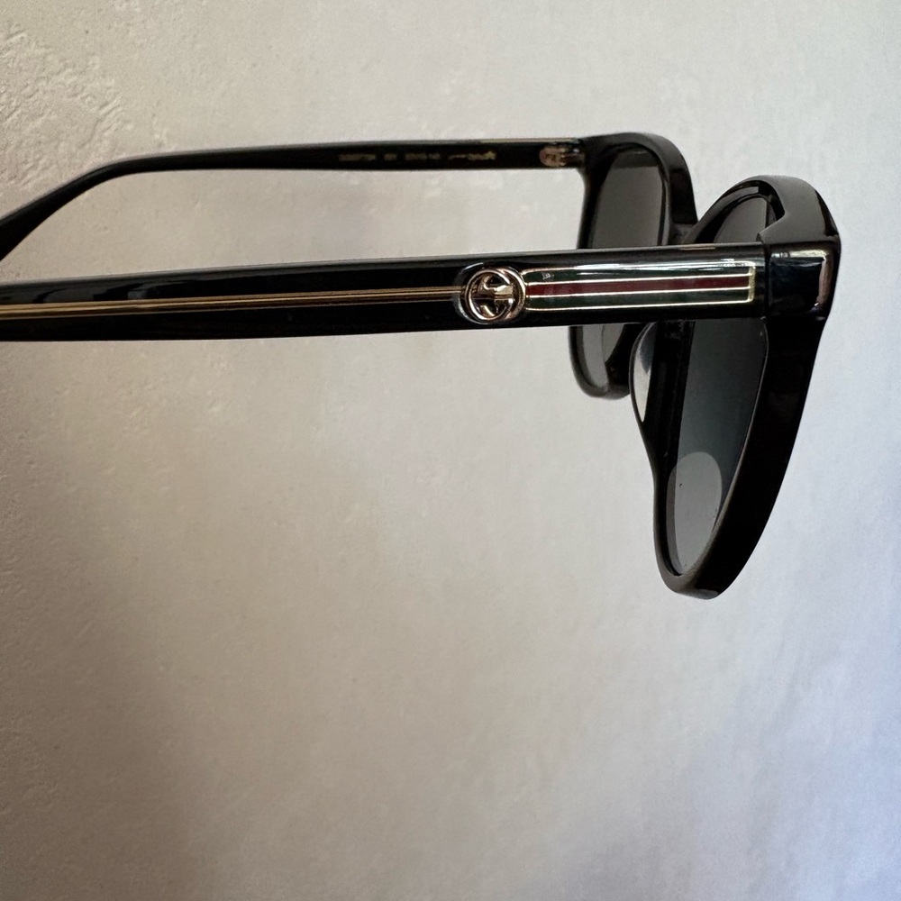 Gucci Black Cat Eye Sunglasses EUC - Picture 5 of 10